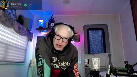 Snapshot of snarfle chatting on 03.09.25 Viiscount Snarfle Von Snarfenberg online show from 03.09.25