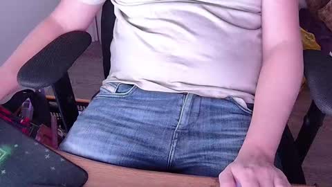 Sneakybill online show from 11.24.25