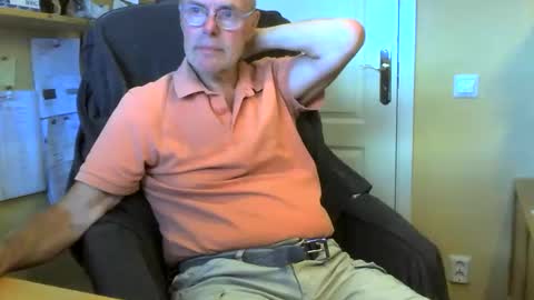 Snapshot of snickarn335731 chatting on 06.07.26 snickarn335731 online show from 06.07.26