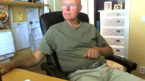 Snapshot of snickarn335731 chatting on 06.30.26 snickarn335731 online show from 06.30.26