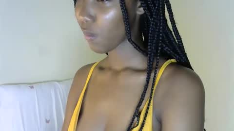 Snapshot of snowfox254 chatting on 10.04.25 snowfox254 online show from 10.04.25