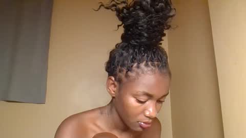 Snowie eyes online show from 03.02.26