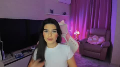 snowingwinter online show from 09.16.25