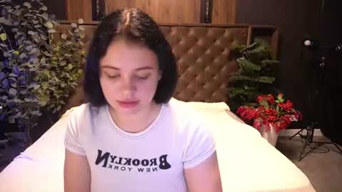 snowwhite_bella online show from 07.17.26