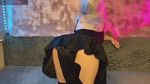 snowy_alice online show from 04.14.26