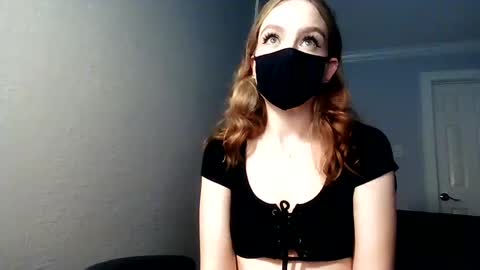 Snapshot of snuggle_b0t chatting on 03.04.25 snuggle_b0t online show from 03.04.25