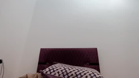 Snapshot of so_love_it chatting on 12.23.24 so_love_it online show from 12.23.24