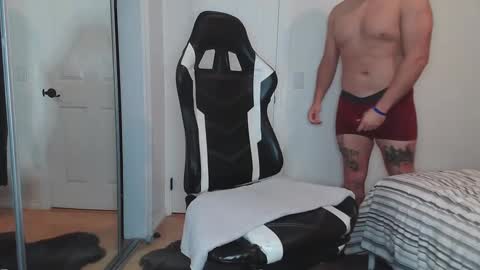 Snapshot of soc1908 chatting on 12.31.24 soc1908 online show from 12.31.24