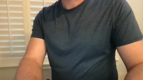 Snapshot of socal805c chatting on 11.26.25 chris online show from 11.26.25