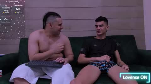 Snapshot of soccer_hot chatting on 11.17.25 SOCCER HOT online show from 11.17.25