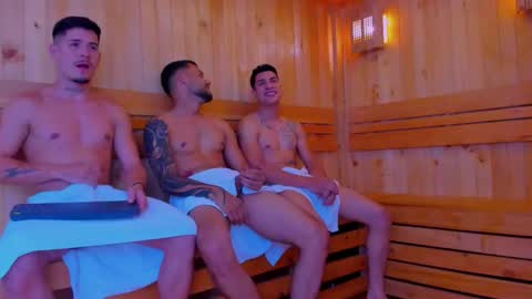 Snapshot of soccer_hot chatting on 11.25.25 SOCCER HOT online show from 11.25.25