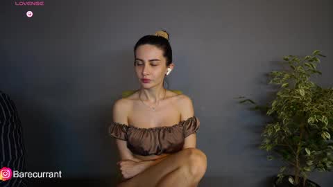 Snapshot of sochnogirls chatting on 02.20.25 Yesenia online show from 02.20.25