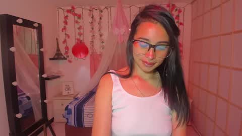 Snapshot of soffi_roberts chatting on 01.13.25 sofiia online show from 01.13.25