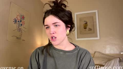 Julia    online show from 01.22.25