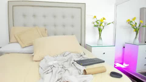 sofhyalove online show from 04.19.26