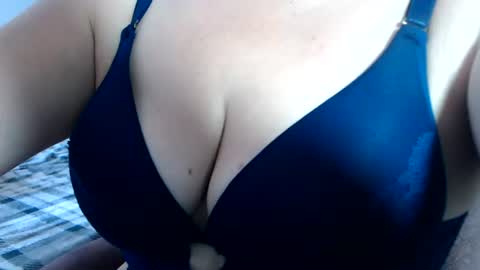 Snapshot of sofi995971 chatting on 06.25.26 Sofa Castellanos online show from 06.25.26