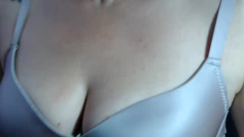 Snapshot of sofi995971 chatting on 06.29.26 Sofa Castellanos online show from 06.29.26
