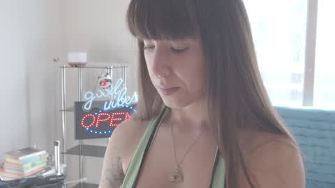 Sofi Mora online show from 12.15.24