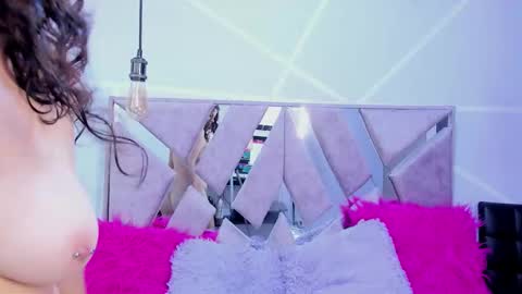 Sofi Noa online show from 09.24.25