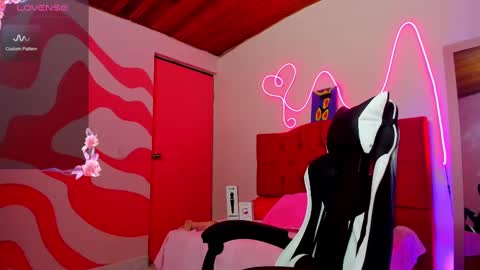  LAURA SOFIA  online show from 02.10.25