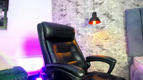 sofi_wiliiams2 online show from 04.02.26