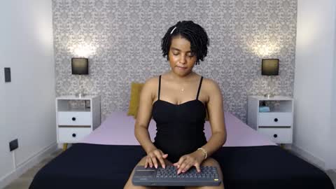 Snapshot of sofi_z chatting on 12.26.24 Sofi online show from 12.26.24