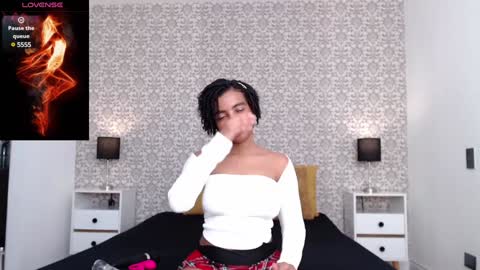 Snapshot of sofi_z chatting on 01.18.25 Sofi online show from 01.18.25