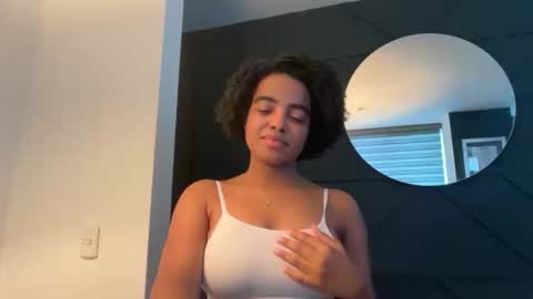 Snapshot of sofi_z chatting on 04.08.26 Sofi online show from 04.08.26