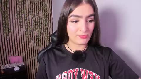 Snapshot of sofia44 chatting on 06.09.26 Skarlett online show from 06.09.26