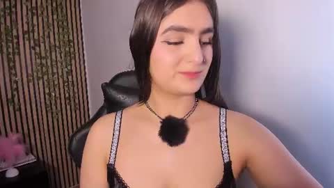 Snapshot of sofia44 chatting on 06.22.26 Skarlett online show from 06.22.26