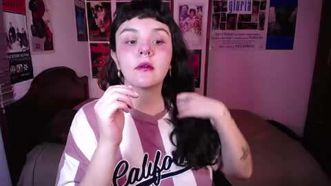 Snapshot of sofia_coolle chatting on 05.21.26 Sofi online show from 05.21.26
