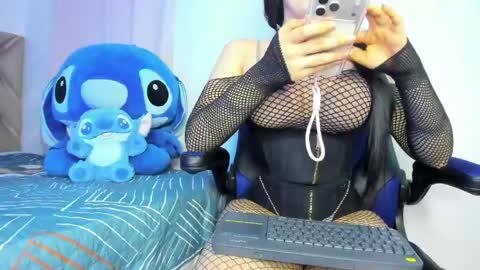 Snapshot of sofia_dolll_ chatting on 05.25.26 sofia_dolll_ online show from 05.25.26