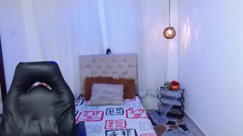 Snapshot of sofia_granny chatting on 11.25.25 Sofia online show from 11.25.25