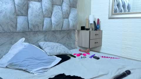 sofia gutierrez   online show from 01.12.26