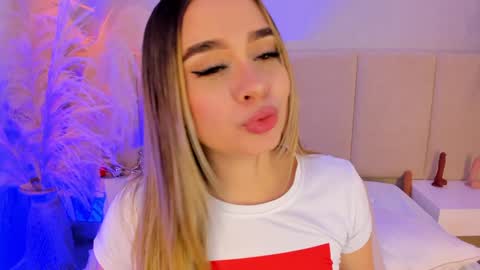 SOFIA PAMELA online show from 01.28.25