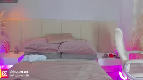 SOFIA PAMELA online show from 11.08.25