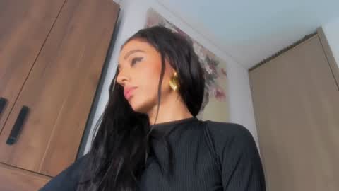 laura online show from 12.22.24