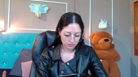 Sofa online show from 10.04.25