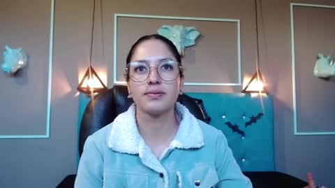 Sofa online show from 10.19.25