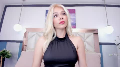 Snapshot of sofiaa_morris chatting on 06.18.26 Sofia online show from 06.18.26