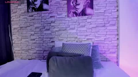 sofiaalarson online show from 03.15.26