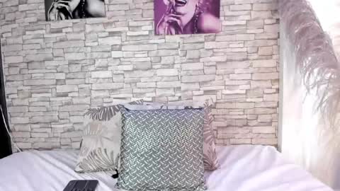 sofiaalarson online show from 07.10.26