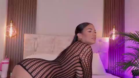 Snapshot of sofiaamiller chatting on 07.27.26 sofiaamiller online show from 07.27.26