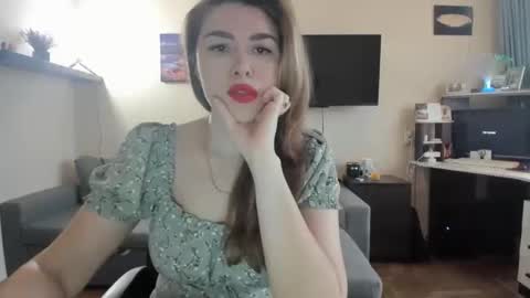 Snapshot of sofiabells chatting on 11.13.25 SofiaBells online show from 11.13.25