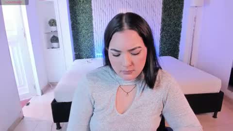 Snapshot of sofiacaramel chatting on 11.26.25 Sofia caramel online show from 11.26.25