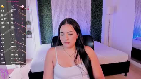 Snapshot of sofiacaramel chatting on 11.28.25 Sofia caramel online show from 11.28.25