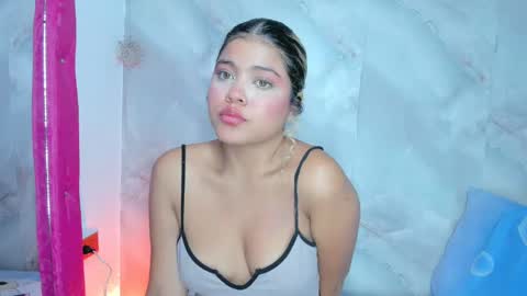 sofiacastillo01 online show from 06.02.26