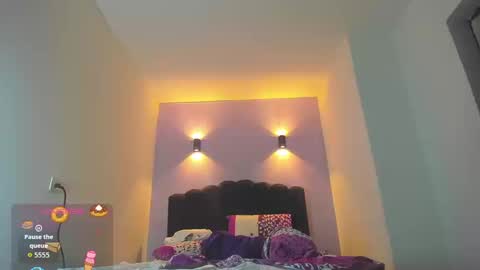 Snapshot of sofiaclaus_19 chatting on 09.19.25 Sofia online show from 09.19.25