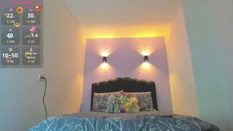 Snapshot of sofiaclaus_19 chatting on 09.30.25 Sofia online show from 09.30.25