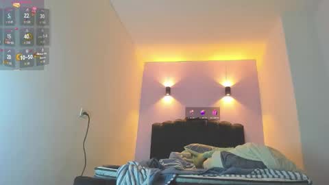 Snapshot of sofiaclaus_19 chatting on 10.21.25 Sofia online show from 10.21.25